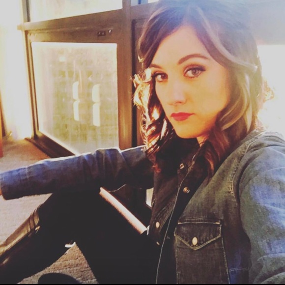 Meet your Posher, Krystal - Picture 1 of 1